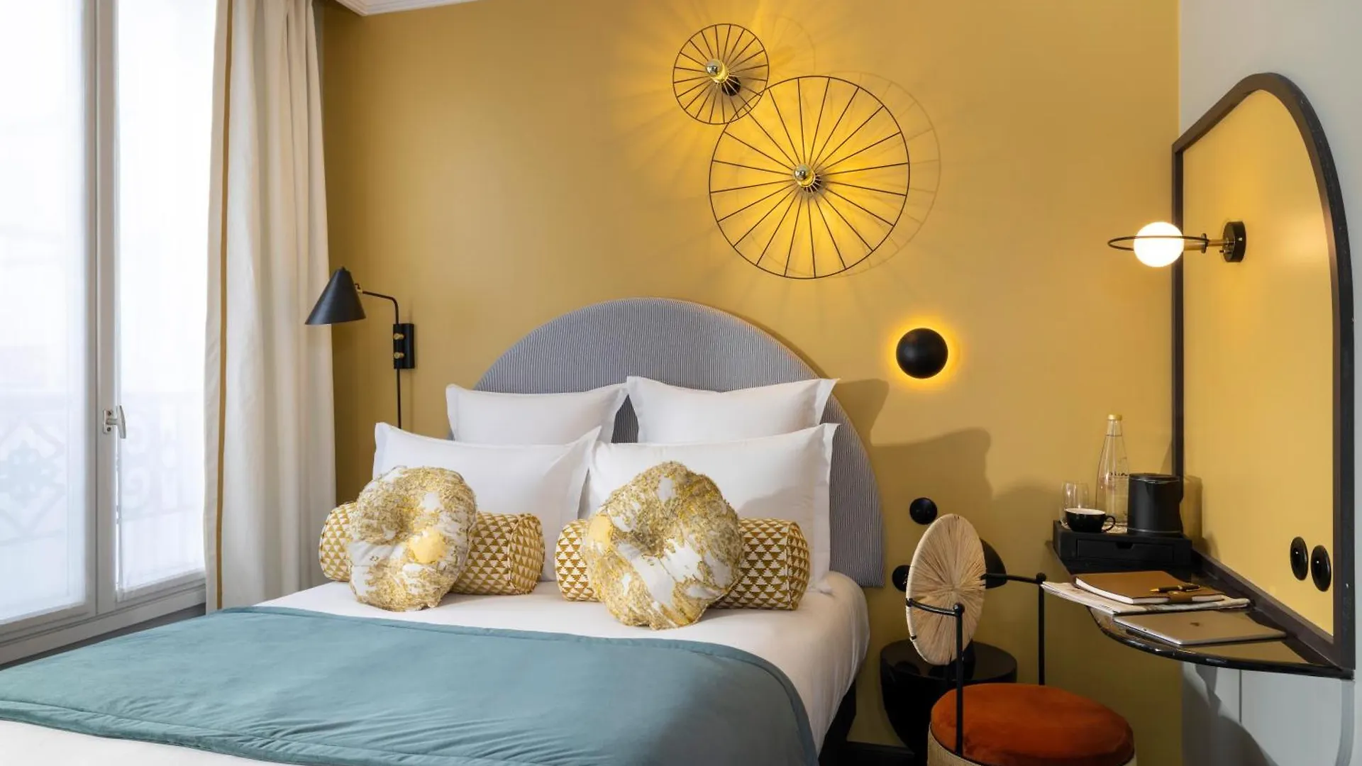 Le Clark Hotel Paris Fransa